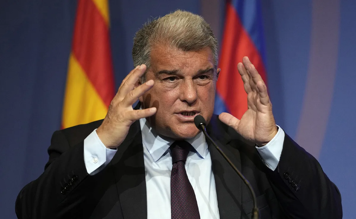 El dirigente enumeró varias jugadas polémicas, como la expulsión revisada por el VAR.