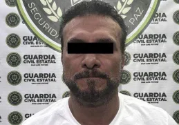 Elementos de la Guardia Civil Estatal llevaron a cabo el arresto del potosino, quien posteriormente fue trasladado a la barandilla.