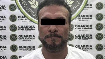 Elementos de la Guardia Civil Estatal llevaron a cabo el arresto del potosino, quien posteriormente fue trasladado a la barandilla.