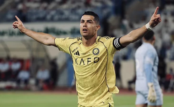 Ronaldo al 15’, aprovechó la asistencia de Boushal y definió con un potente disparo.