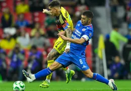 América logró adelantarse gracias a Patricio Salas, quien aprovechó un centro de Alex Zendejas.