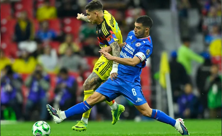 América logró adelantarse gracias a Patricio Salas, quien aprovechó un centro de Alex Zendejas.