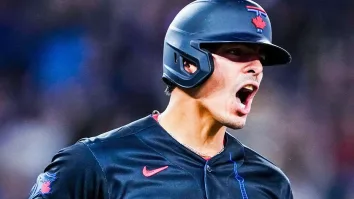 La jugada se presentó en la parte baja de la cuarta entrada, con los Twins arriba 4-3.