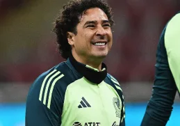 Guillermo Ochoa será el primer futbolista que milita en Europa en integrarse al grupo dirigido por Javier Aguirre.
