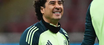 Guillermo Ochoa será el primer futbolista que milita en Europa en integrarse al grupo dirigido por Javier Aguirre.