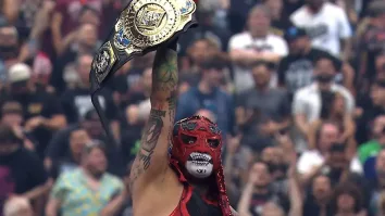 El enfrentamiento estuvo marcado por el uso constante de escaleras como arma.