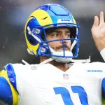 Garoppolo inició su camino con los New England Patriots, donde consiguió dos anillos de Super Bowl.