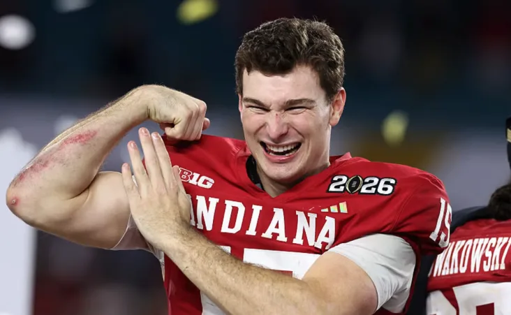 Con 22 años y raíces cubano-estadounidenses, llegó con los Indiana Hoosiers, donde protagonizó una temporada 2025 histórica.