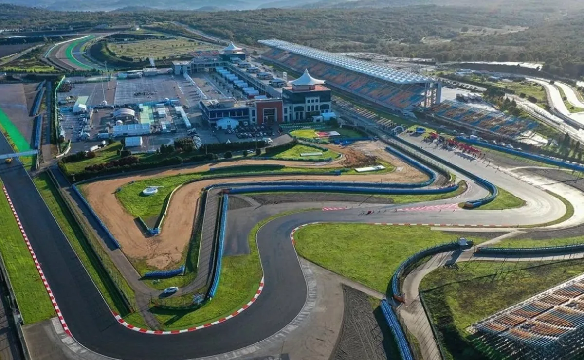 El circuito Istanbul Park, diseñado por Hermann Tilke e inaugurado en 2005, implicó una inversión de 260 millones de euros.