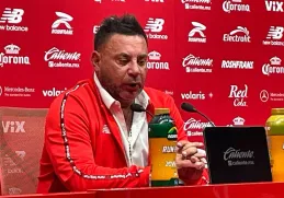 El estratega argentino evitó profundizar en la crítica, pero dejó clara su postura sobre la jugada.