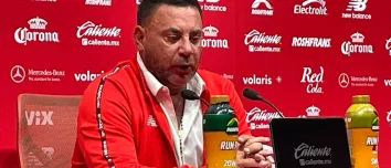 El estratega argentino evitó profundizar en la crítica, pero dejó clara su postura sobre la jugada.